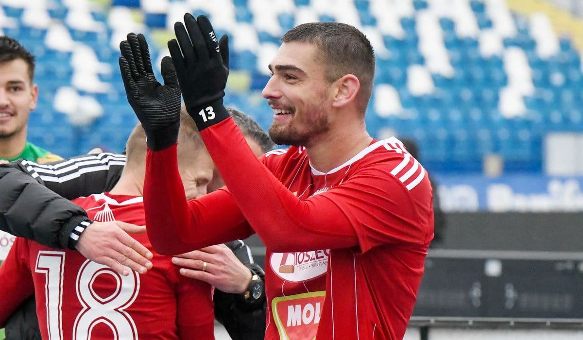 Telenovela Denis Ciobotariu s-a încheiat! Ce se întâmplă cu transferul fotbalistului la Rapid