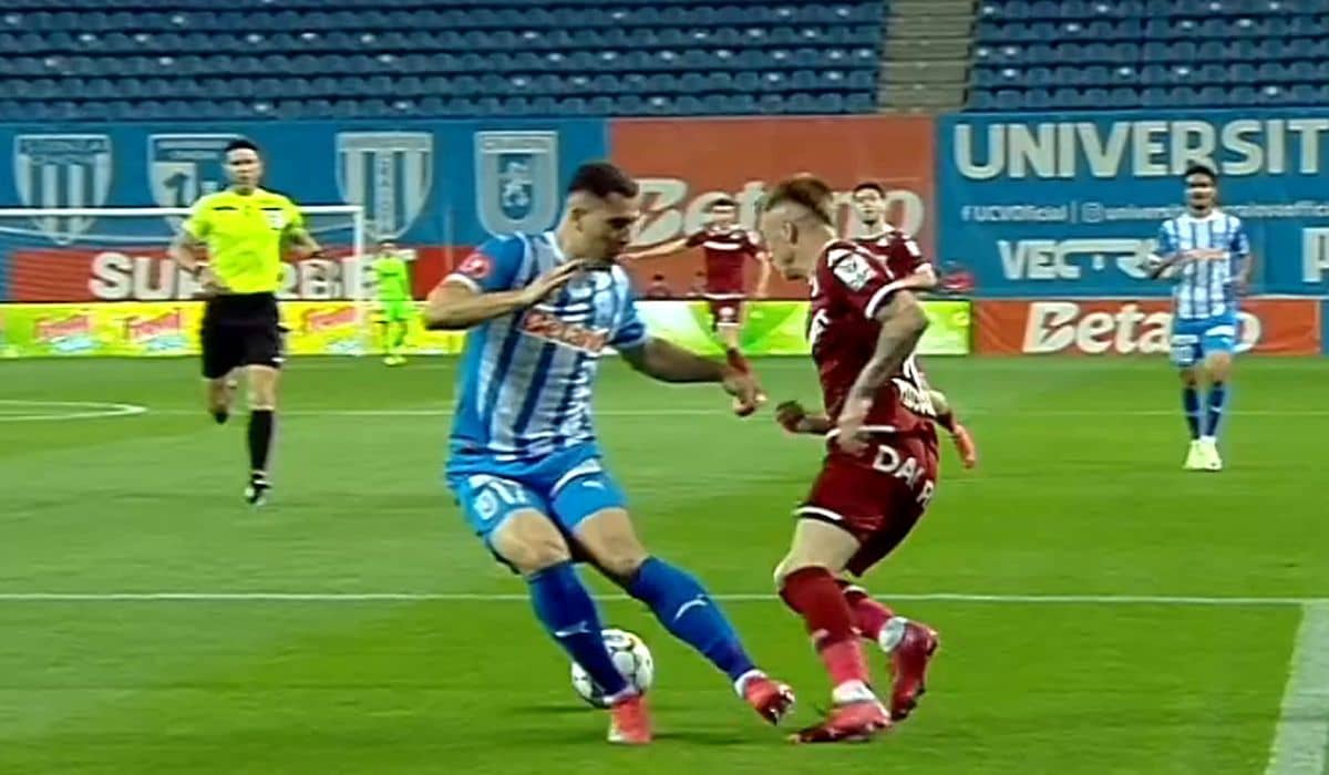 E sigur că Rapid trebuia să primească penalty în Bănie: „Neglijență a fundașului!”
