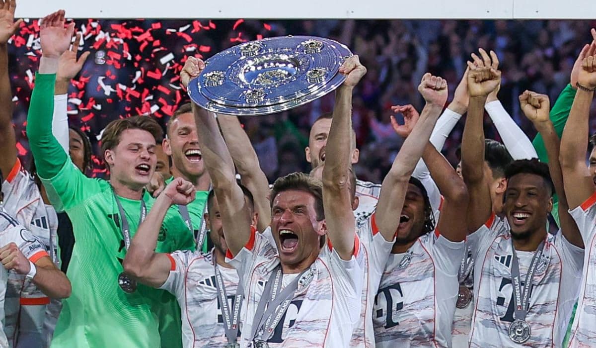 Thomas Muller a fost sufletul sărbătorii nebune pe Allianz Arena după ce Bayern a câștigat al 34-lea titlu!
