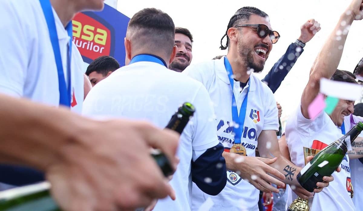 Îi costă aroganța! Cum vor fi pedepsiți fotbaliștii lui FC Argeș pentru ieșirile triviale la adresa lui Nicușor Dan și a alegătorilor lui
