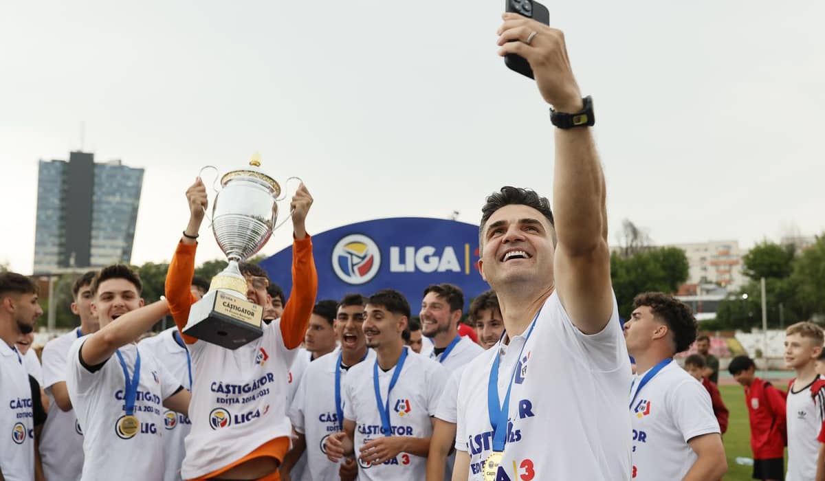 CS Dinamo a promovat în Liga 2! Meciul din tur a fost decisiv pentru formația lui Florin Bratu