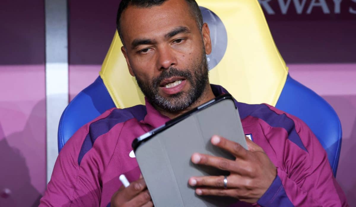 Marele Ashley Cole le-a vorbit reporterilor despre starul în ascensiune al Angliei: „Devine un jucător de top!”