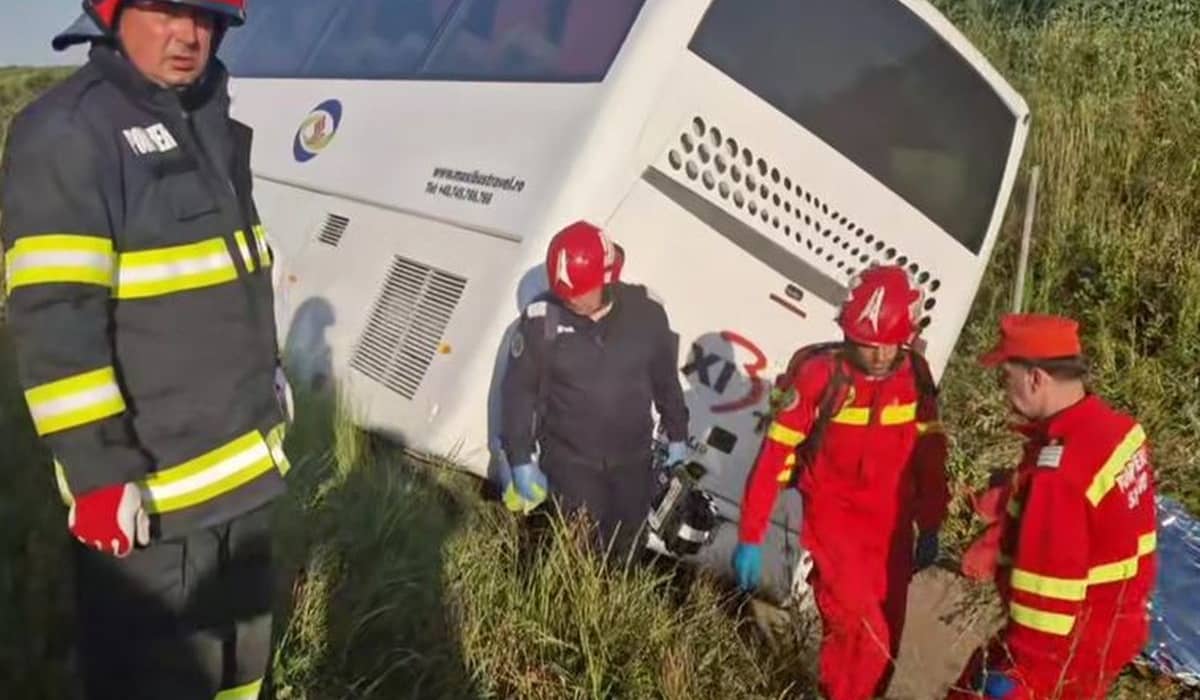 Accident grav pe Autostrada Soarelui: autocarul răsturnat transporta o echipă de baschet de copii » Un adult decedat, doi minori în stare gravă