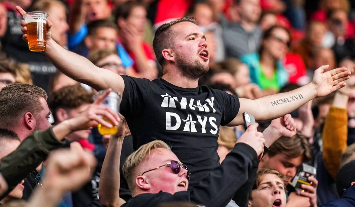 Se schimbă legea! Consumul băuturilor alcoolice, permis pe stadioane, la toate evenimentele sportive