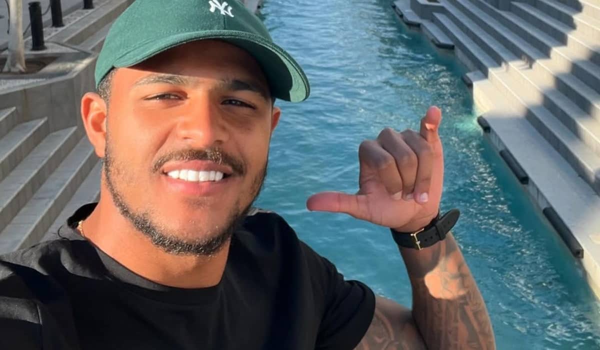 Brazilianul de la FC Argeș a ajuns idol în orașul natal! A fost pictat pe o clădire