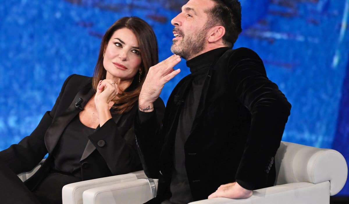 Controversă în Italia: Gigi Buffon și soția Ilaria vorbesc la adunarea tineretului de dreapta! Tema sofisticată pe care o abordează legendarul portar