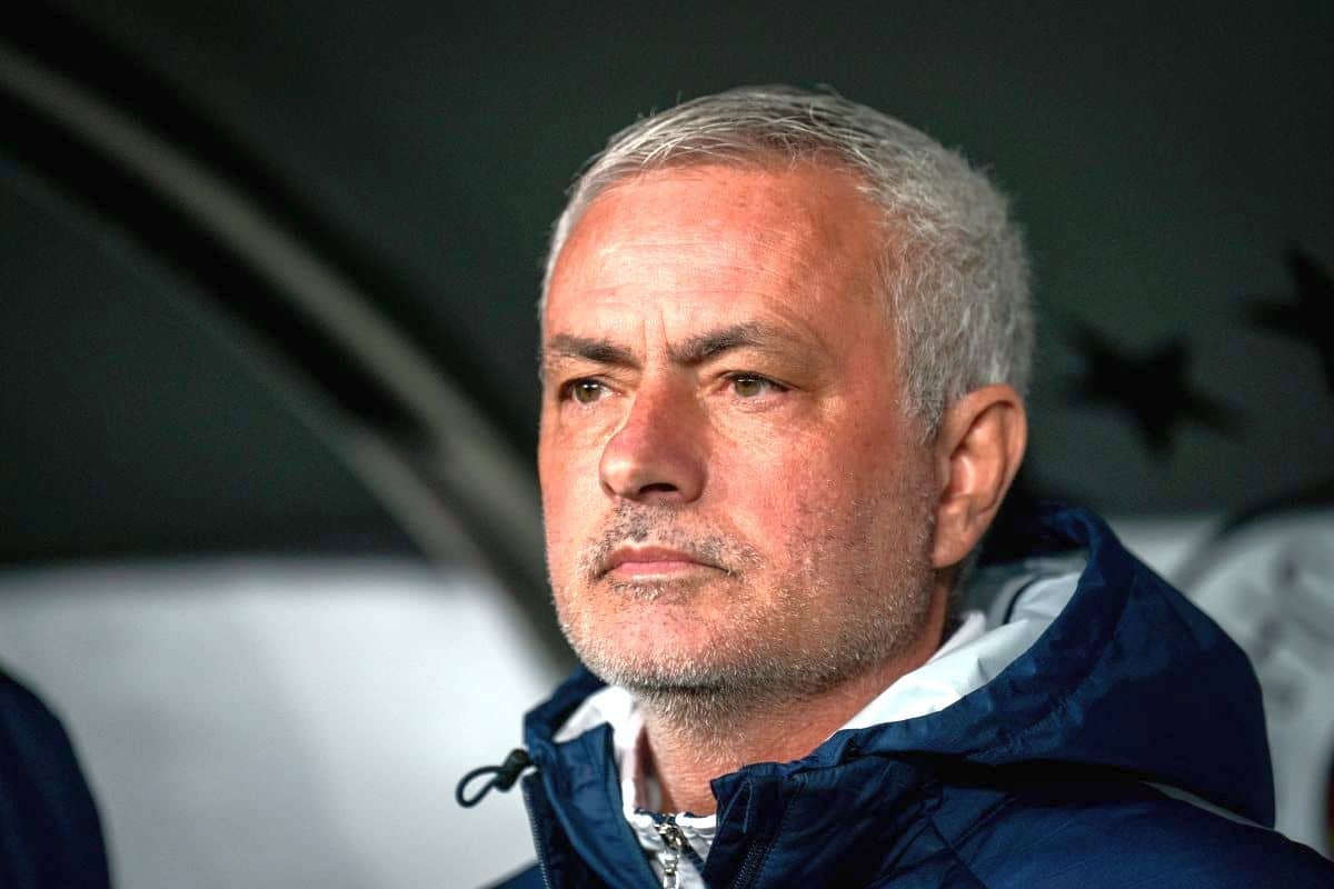 Ce impact au modificările aduse azi în Legea educației fizice și sportului? » Mourinho poate antrena de azi în Superliga! + Bani mai mulți pentru arbitri