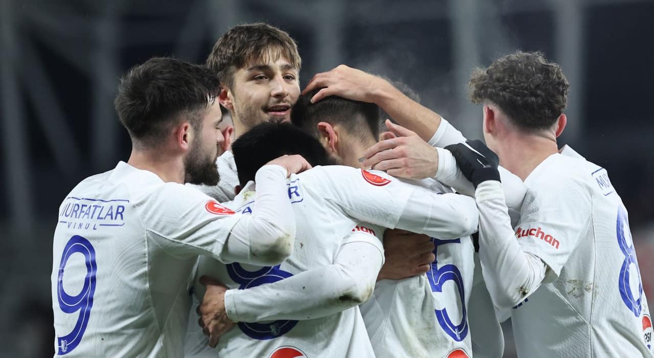 Dinamo -1, ACUM pe Sport.ro! Bogdan Țîru deschide scorul!