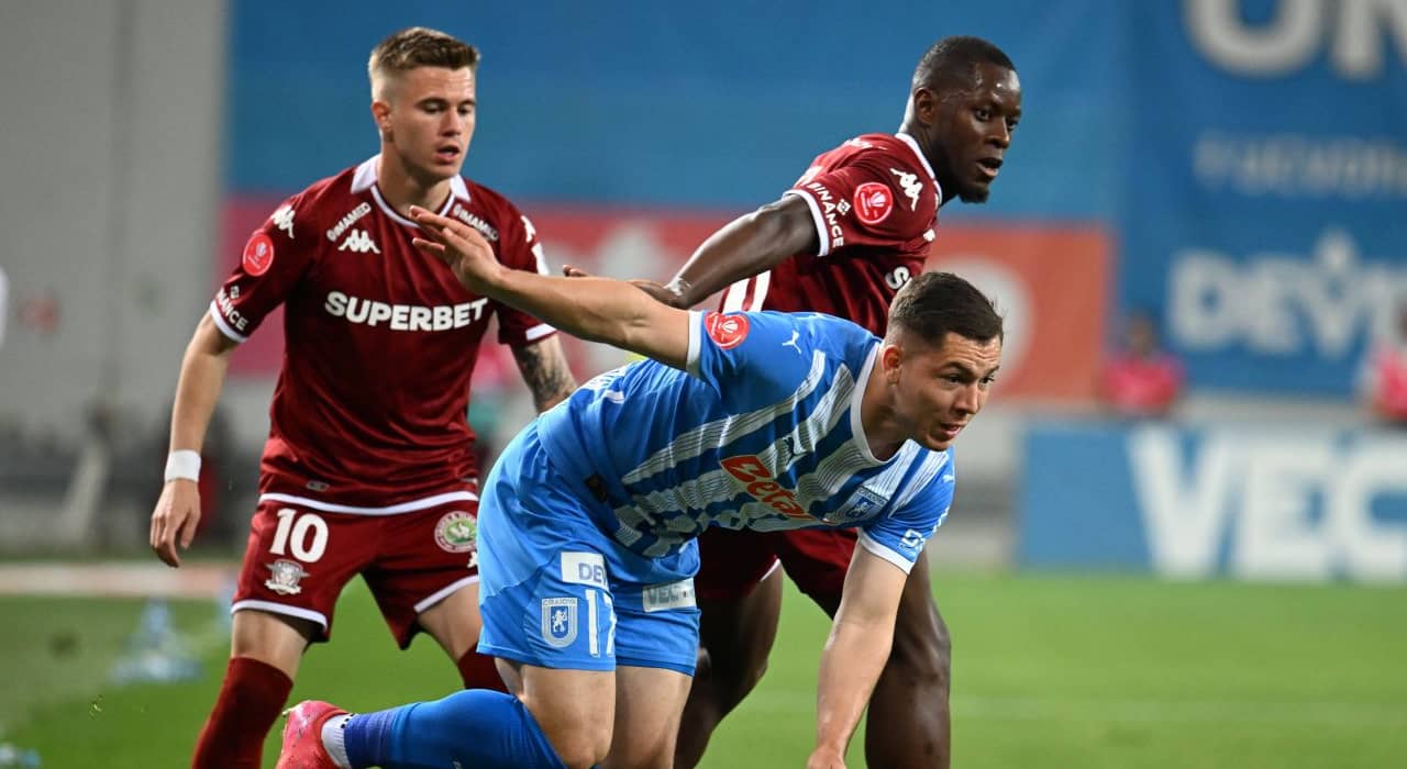 A fost sau nu penalty pentru Rapid, la Craiova: verdictul dat după o fază controversată