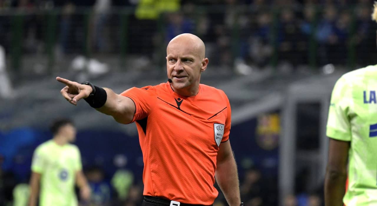 Pus la zid de catalani, Szymon Marciniak a venit cu replica la o zi după Inter
