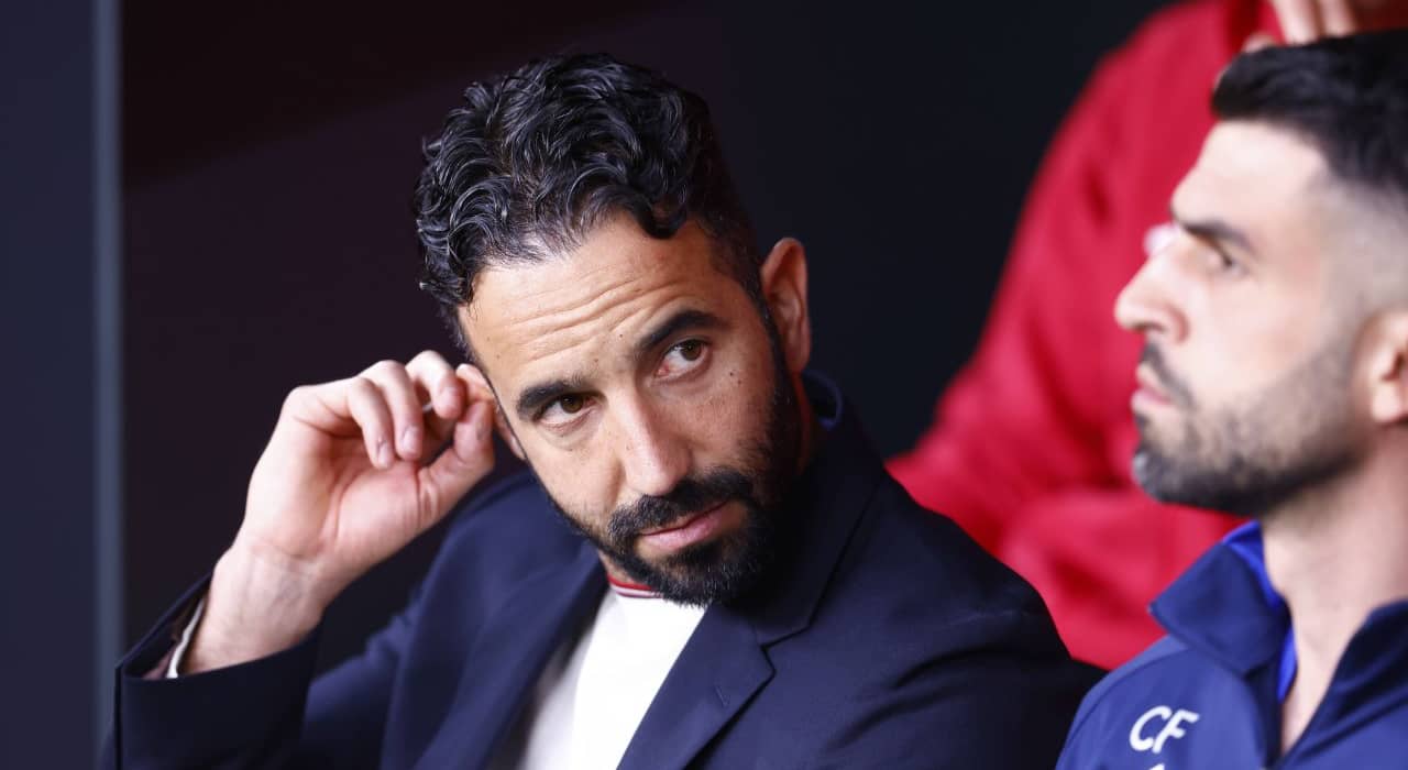 Fanii lui United au explodat după finala Europa League! Ruben Amorim, luat la țintă: „AFARĂ!”