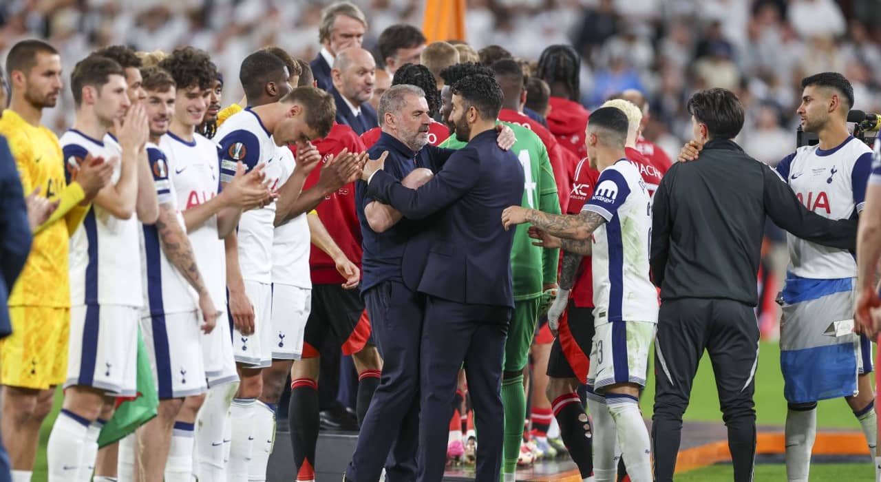 Gest uriaș făcut de Postecoglou imediat după fluierul final. Jucătorii lui Manchester United au fost surprinși