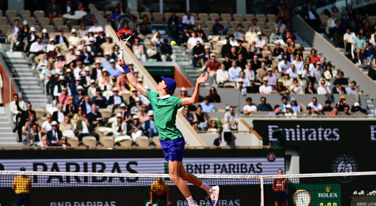 Ce a făcut Jannik Sinner în meciul cu „revelația” Bublik, în sferturile Roland Garros 2025. Avem semifinalele din turneul masculin