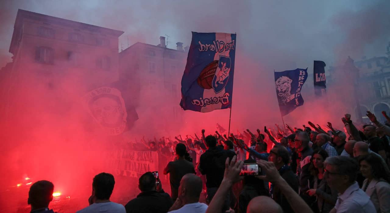Clubul istoric la care au jucat mulți fotbaliști români își va declara falimentul!
