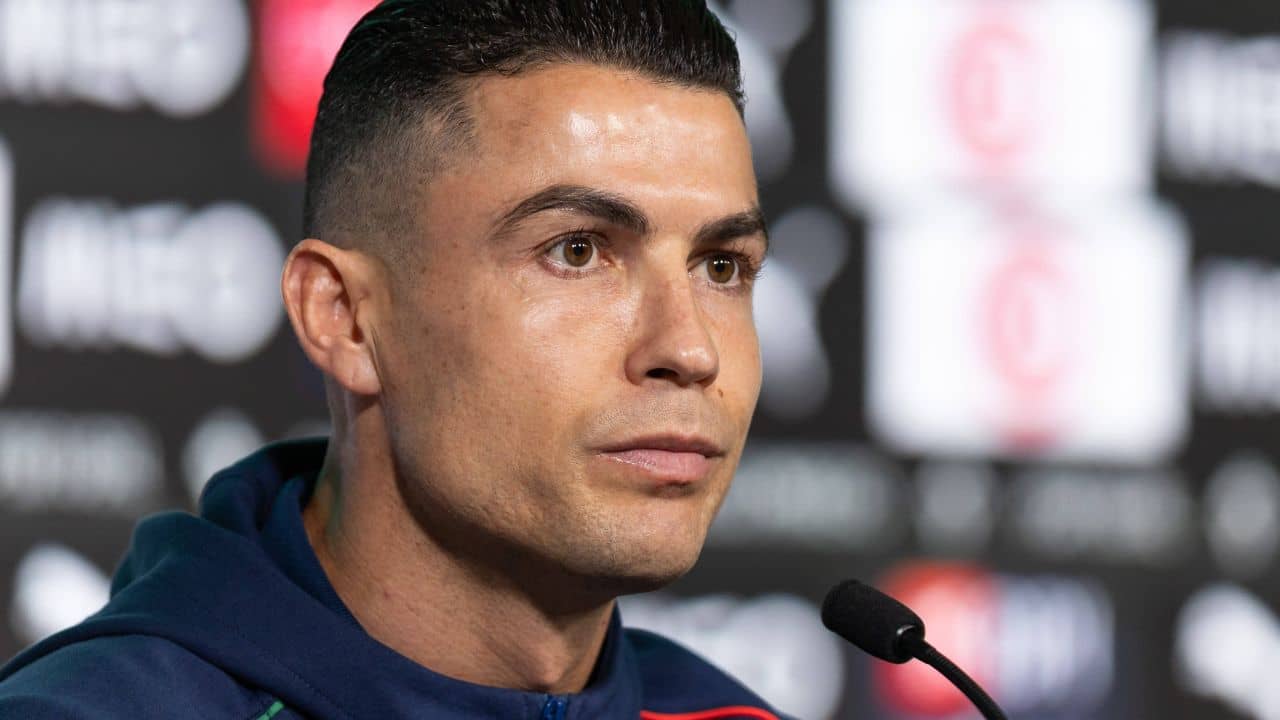 Cristiano Ronaldo, „plimbat“ în jurul lumii: Marca a anunțat ce echipă îl vrea. Reacția clubului