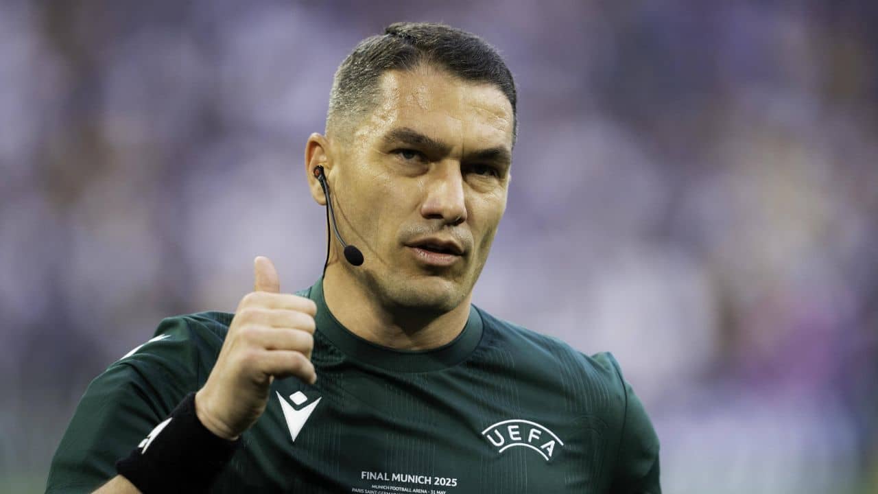 Istvan Kovacs, ”centralul” român care poate arbitra o finală de Campionat Mondial? ”Și-a deschis drumurile! Hai să fim obiectivi”