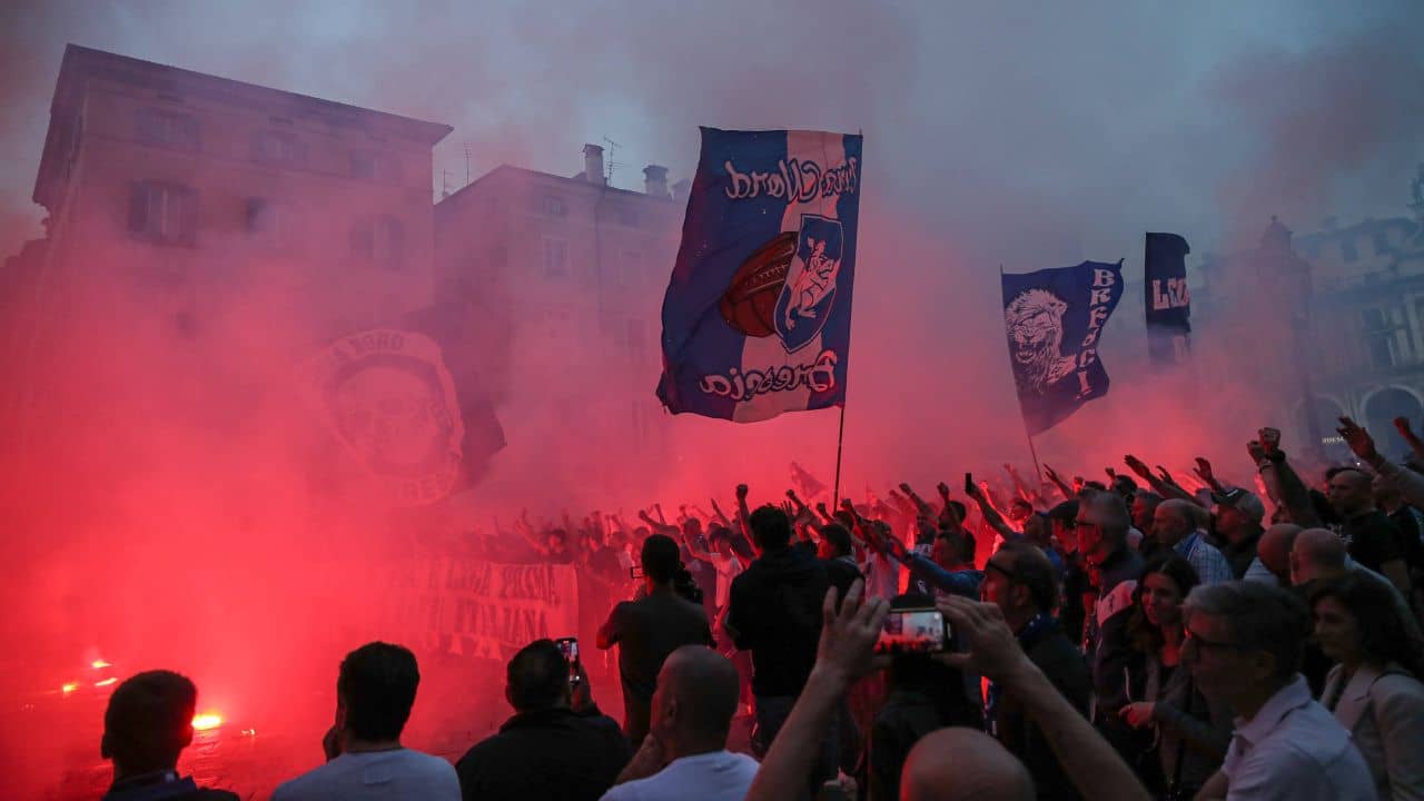 Clubul istoric la care au jucat mulți fotbaliști români își va declara falimentul!