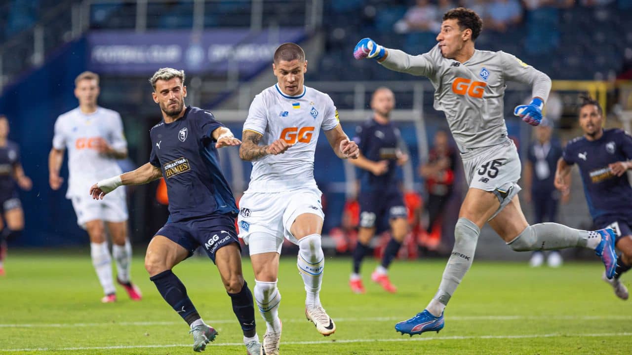 Singurul român rămas în Champions League, victorie mare în turul 3 preliminar! Este cu un pas în play-off