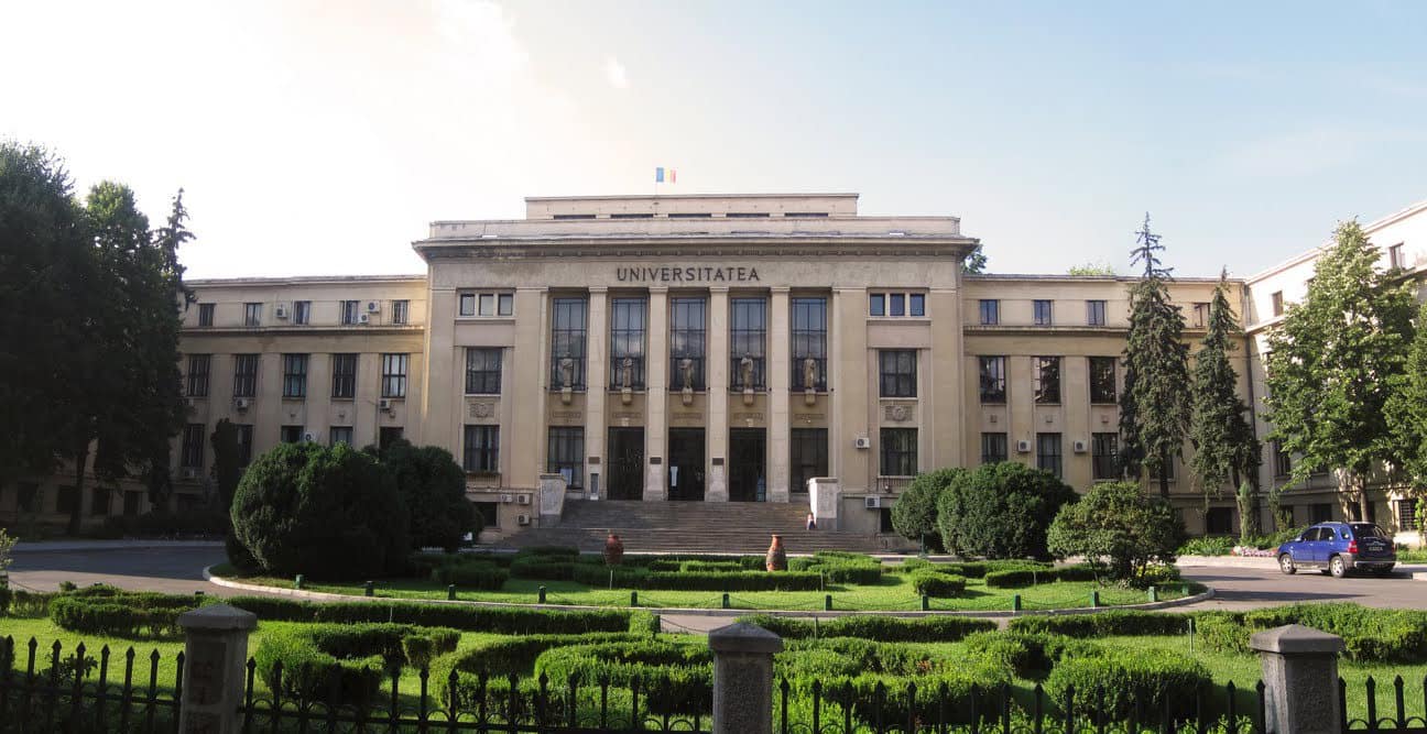 VIDEO Inundație la Facultatea de Drept din București: „M-am trezit cu picioarele în baltă” / Ce spune Universitatea