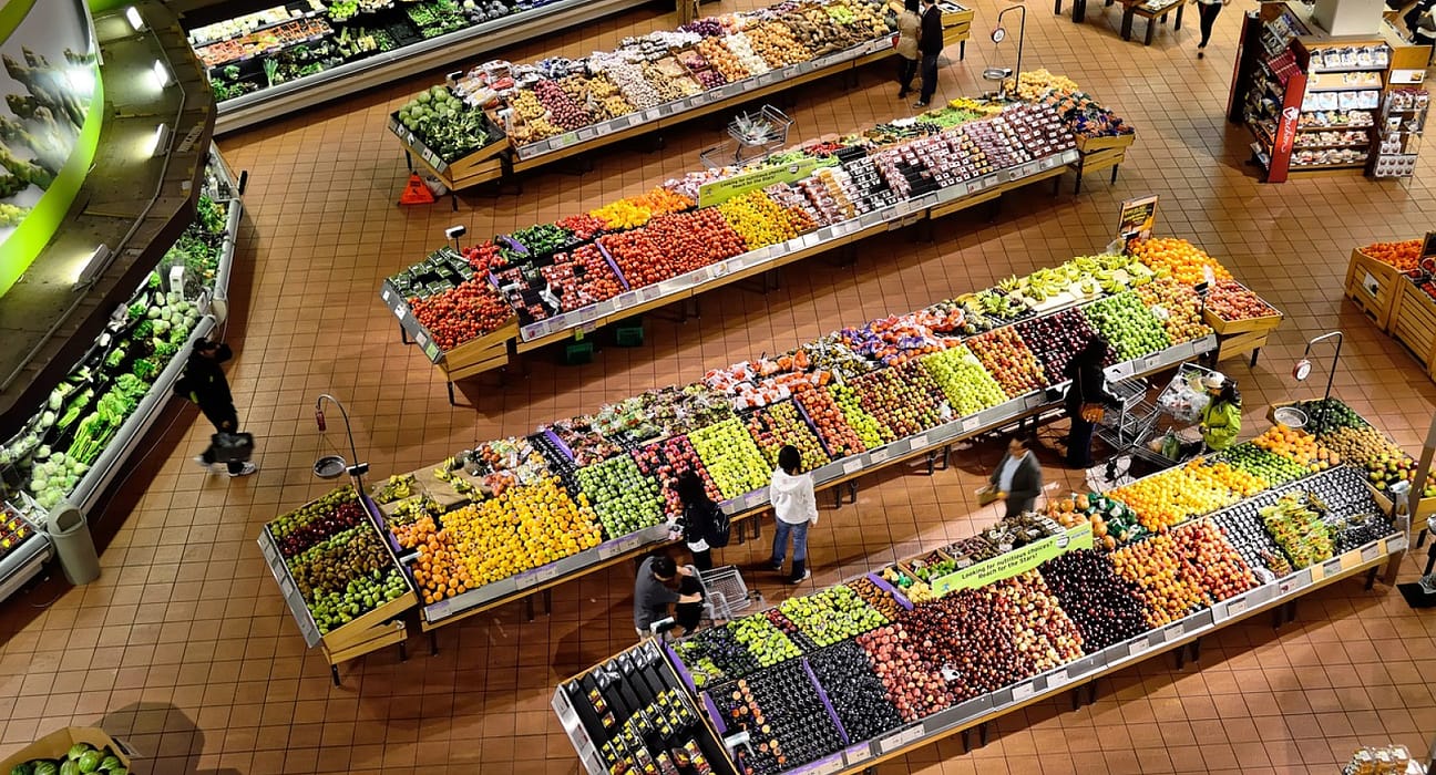 Luni, ziua boicotului anunțat de Georgescu în supermarketuri. Val de avertismente din partea experților. „Pierderea va fi catastrofală, dar nu pentru supermarket”