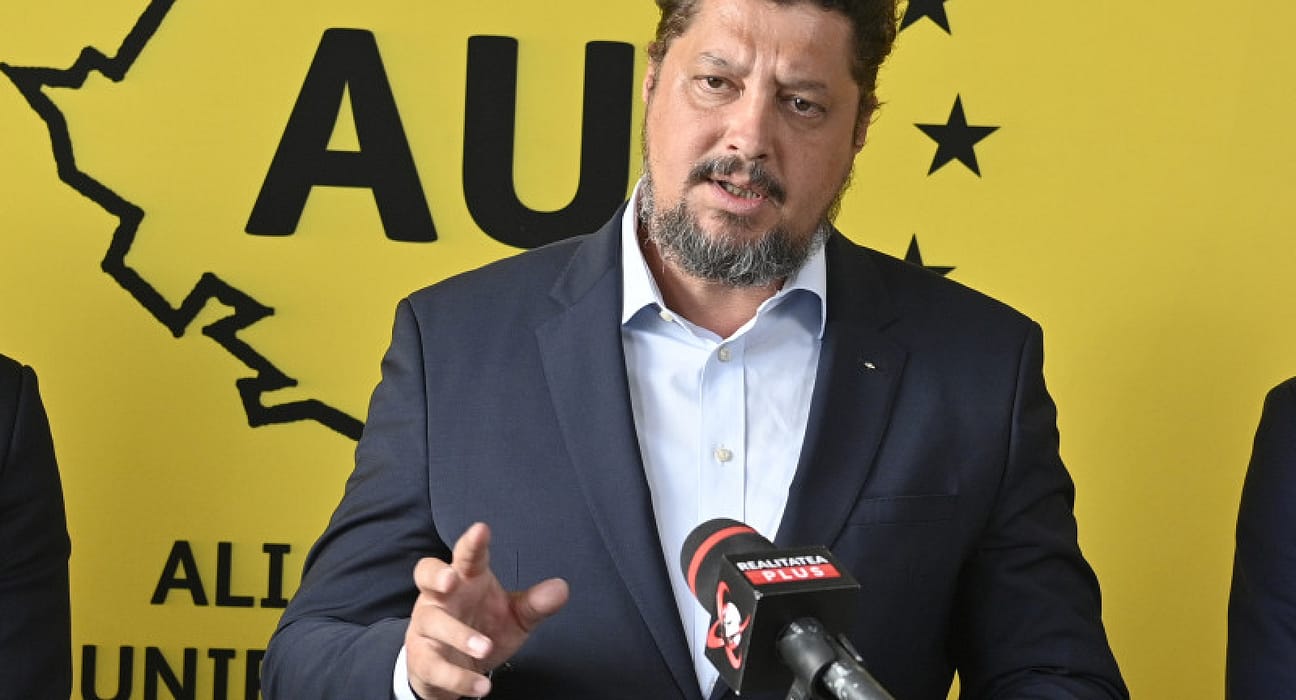 Scandal cu semnăturile la prezidențiale pentru George Simion! Târziu neagă că AUR a început operațiunea anti-Georgescu