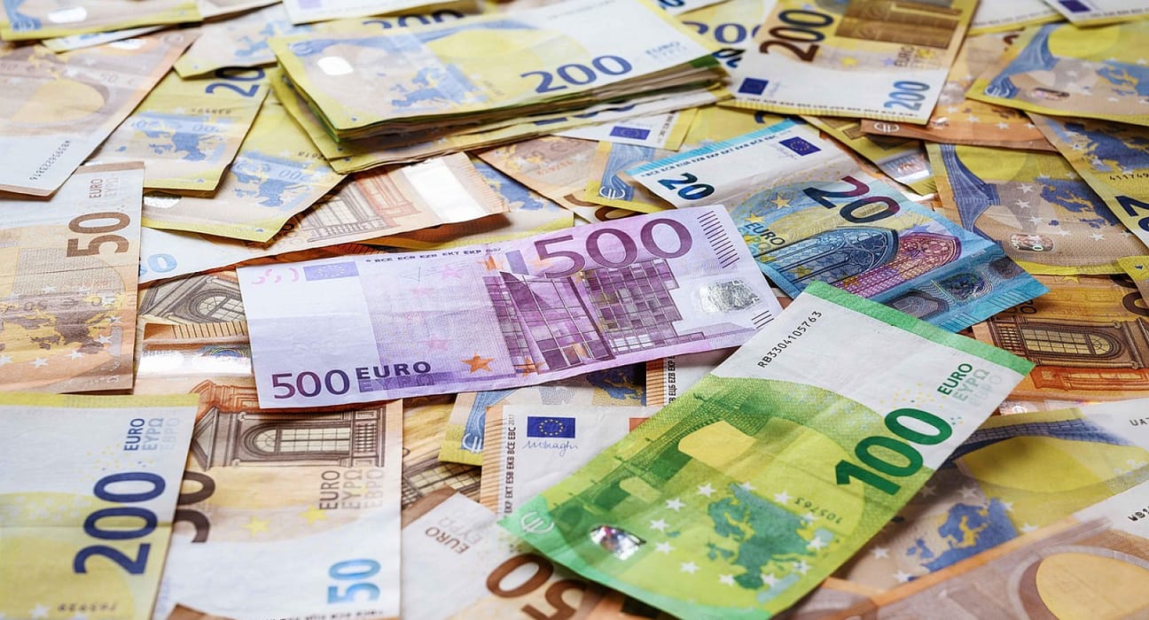 Multinaționalele care vor fi obligate să dea o garanție de 1 milion de euro statului român. Modificarea se află pe masa lui Ciolacu, astăzi