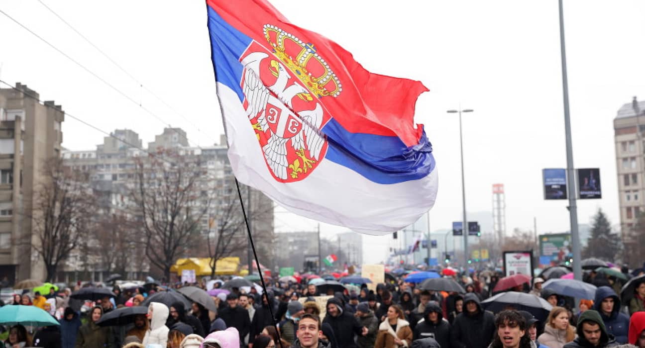 Prim-ministrul sârb a demisionat pe fondul protestelor masive. Președintele răspunde la cerințele studenților