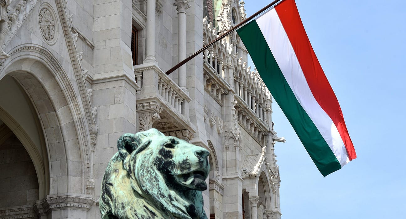 Budapesta se opune tarifelor împotriva SUA anunțate de UE. Șeful diplomației ungare: „Bruxellesul este incapabil să facă față situațiilor dificile”