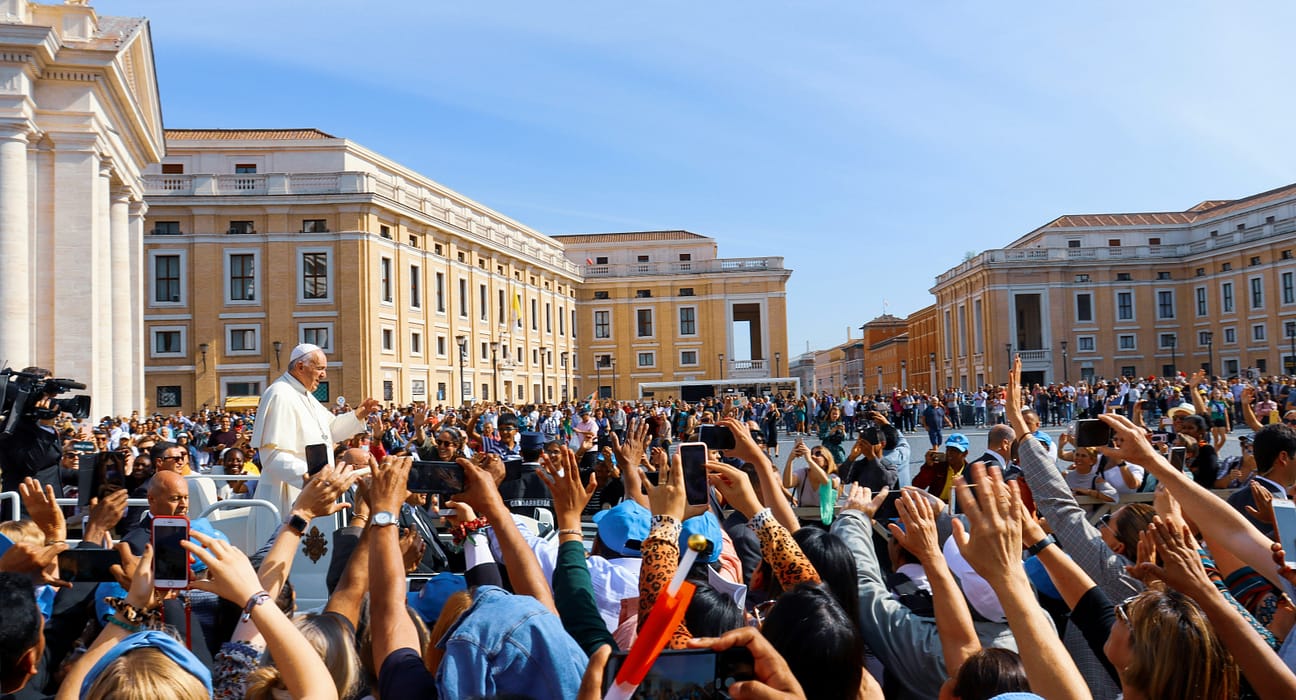 Cine este favoritul caselor de pariuri pentru a deveni Suveran Pontif. Lista completă a cardinalilor „papabili”
