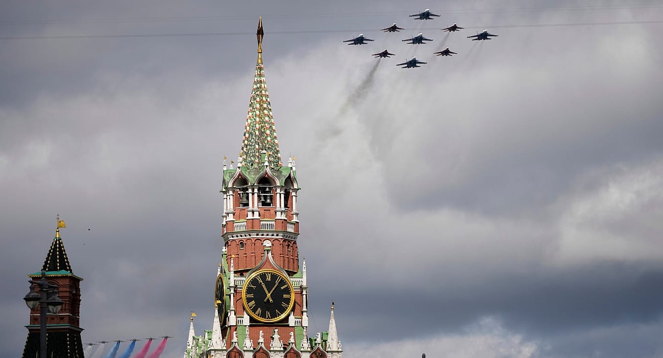 Întreruperi majore ale internetului în Moscova, în timp ce avioanele militare survolau orașul, chiar înaintea paradei lui Putin