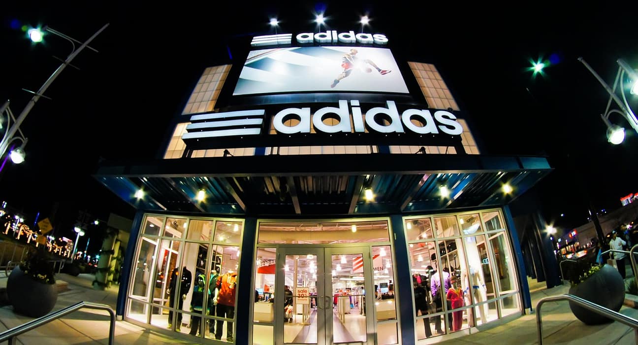 Reclama Adidas care a revoltat Grecia