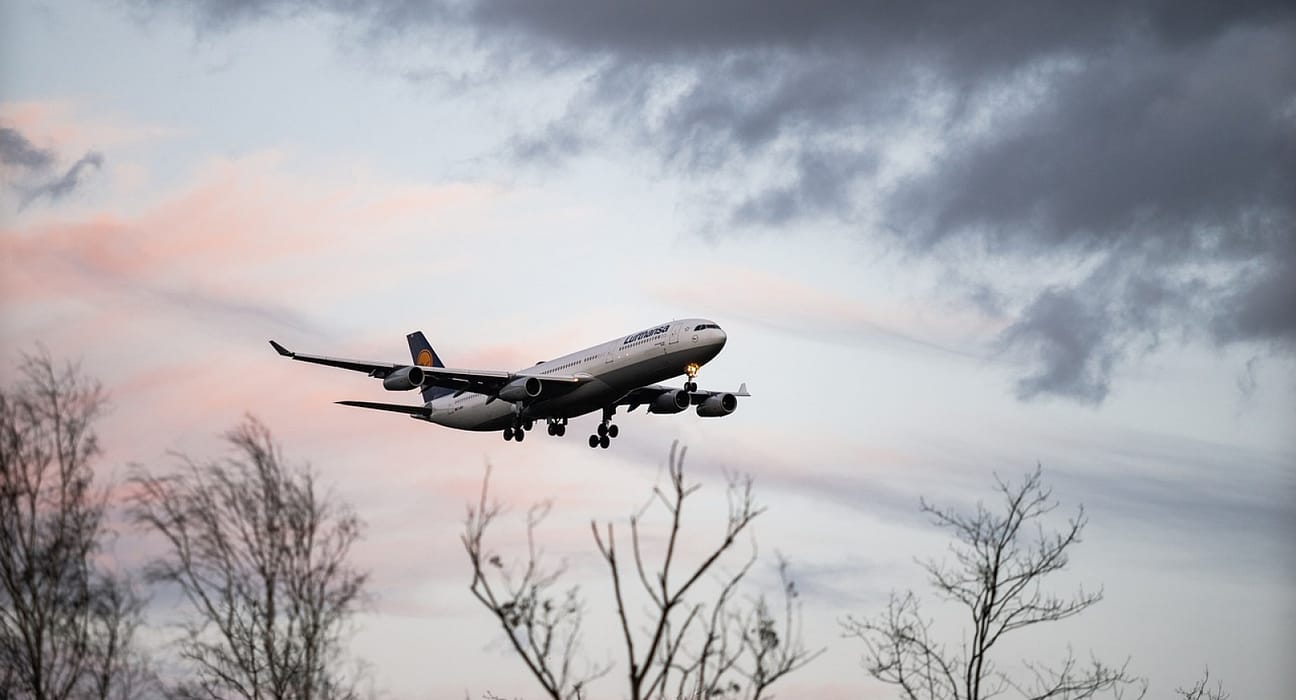 Aviația europeană ‘decolează’ peste nivelul pre-pandemic din 2019: Cererea de combustibil urcă