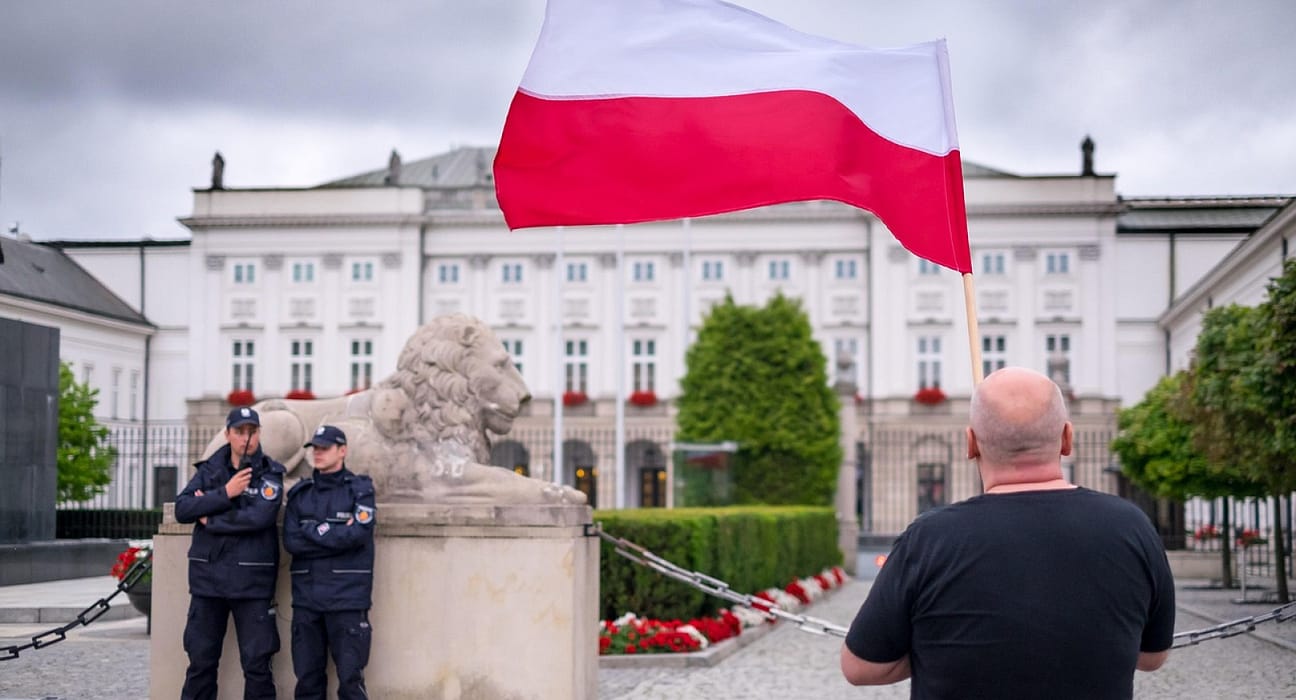 Polonia, în pragul turului decisiv al prezidențialelor. Cine conduce în sondaje înainte de alegeri