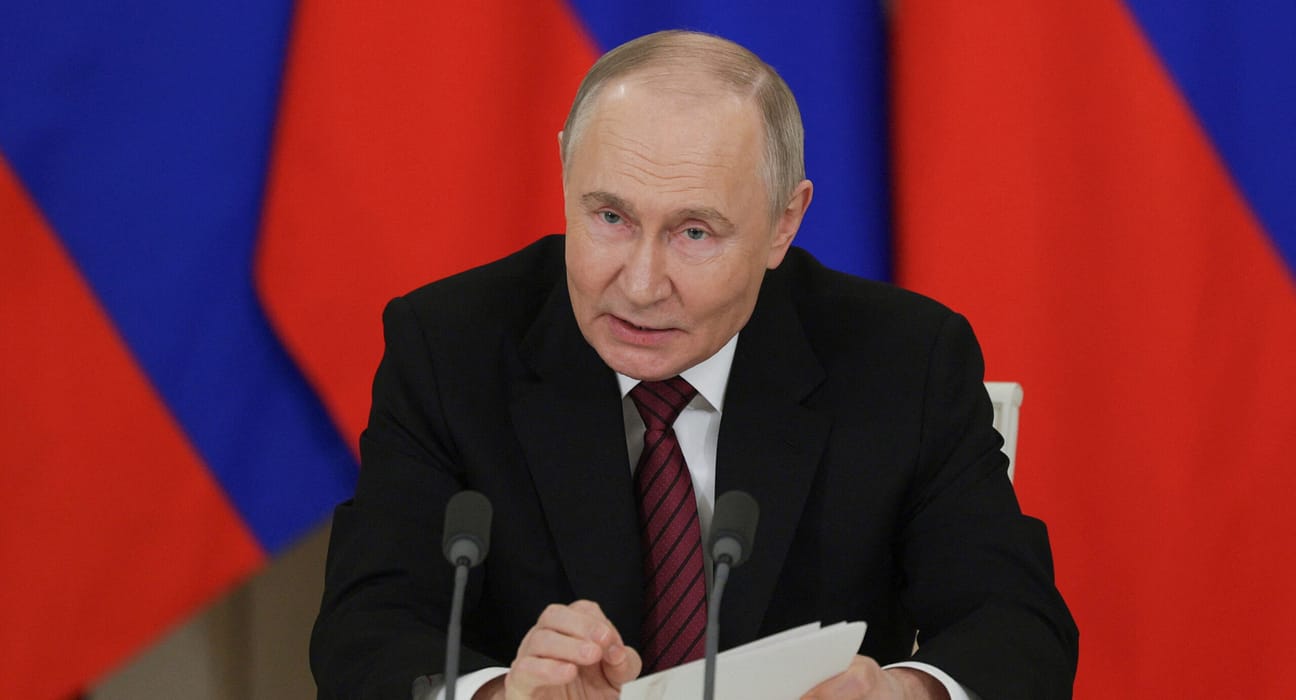 Vladimir Putin susține că Ucraina vrea o încetare a focului pentru reînarmare și mobilizare. „De ce să-i recompensăm oferindu-le o pauză?”