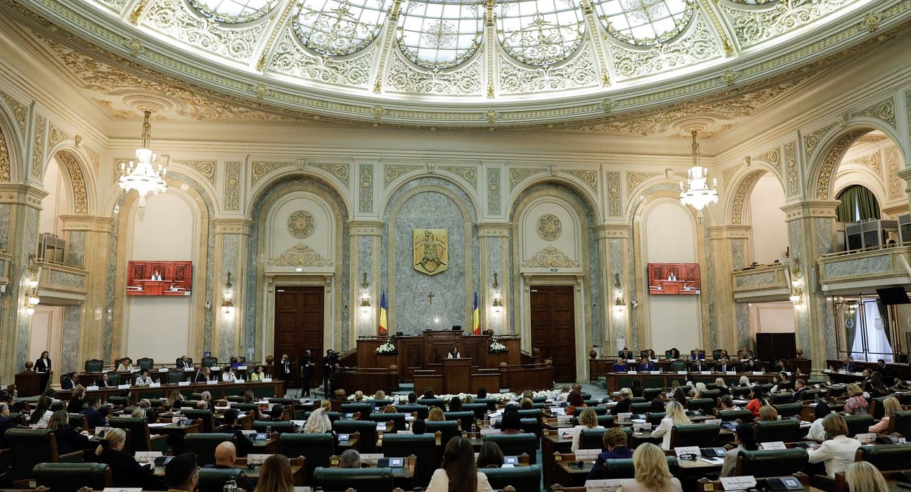 Senatul a adoptat proiectul de lege privind limitarea accesului la jocurile de noroc. Care sunt prevederile