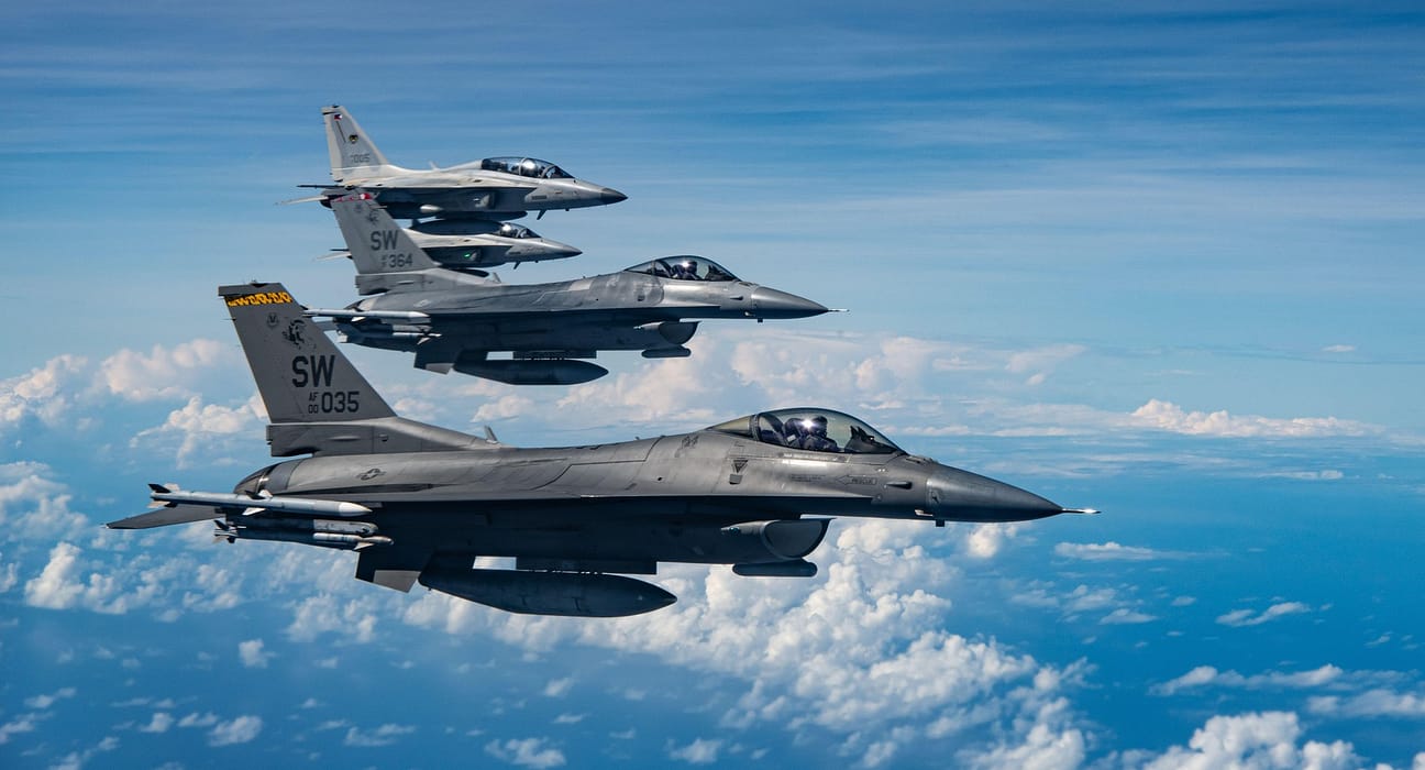 FOTO Ce au făcut americanii cu cele 40 de avioane de la baza militară din Qatar atacată de rachetele Iranului