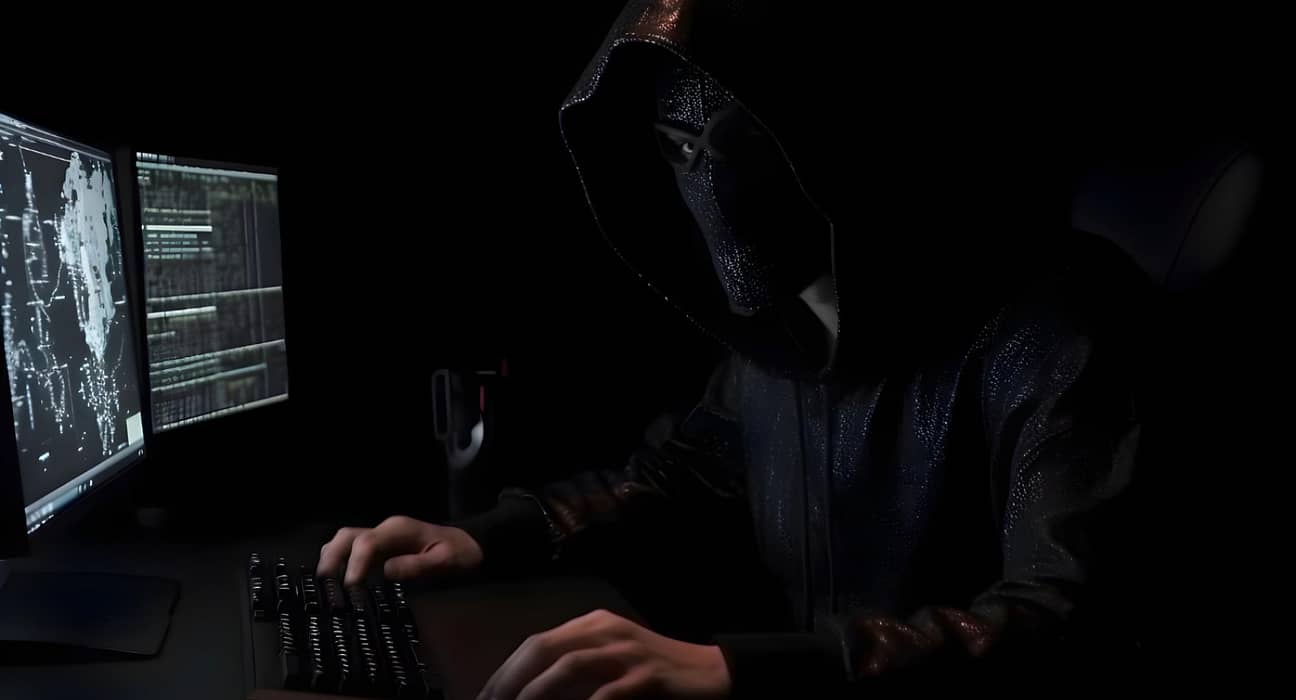 Fraudă informatică la scară globală. Rețeaua de sute de escroci avea call center-uri în România