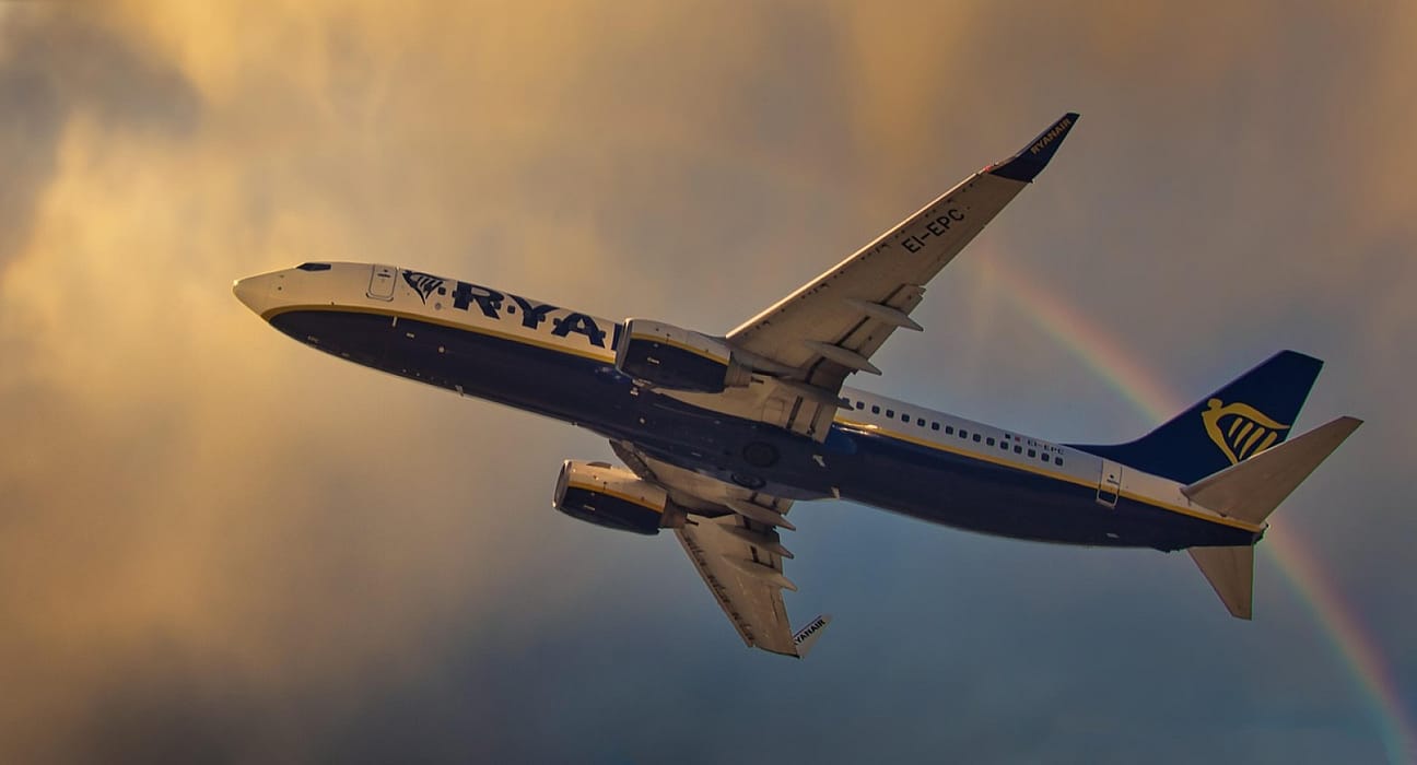 Ce a pățit un pasager Ryanair după ce a vapat în toaleta avionului
