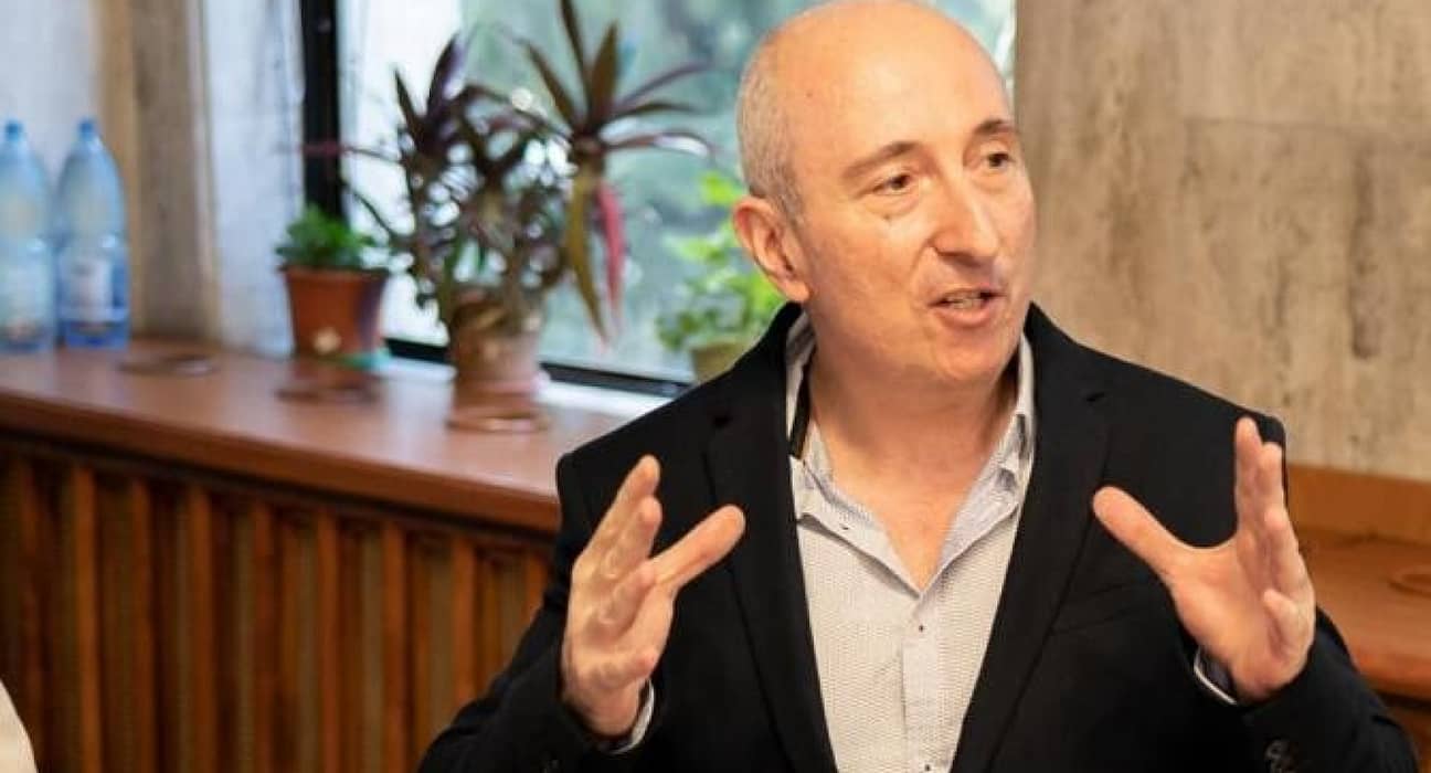 Prof. Ovidiu Pânișoară: În timp ce ne gândim la „eficientizări”, alții folosesc Mozart ca să economisească