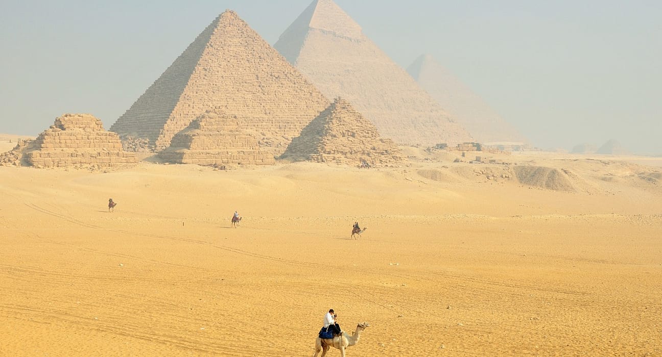 Tu știi care e cea mai înaltă clădire construită vreodată de om, după Piramide? 9 din 10 oameni răspund greșit