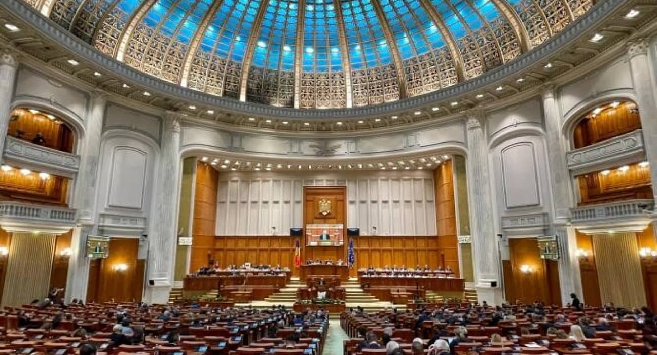 Patru moțiuni de cenzură, la votul Parlamentului/ Au picat toate cele patru moţiuni