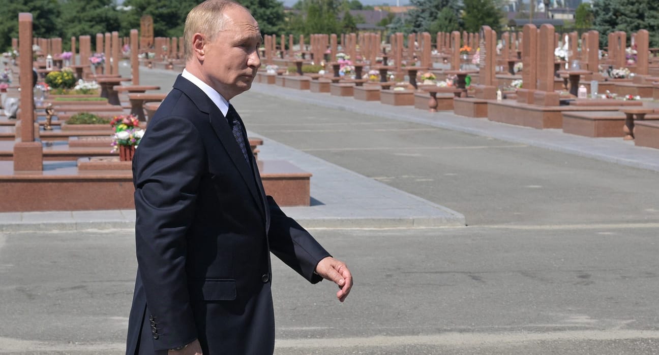 Un oraș din Rusia a decretat doliu pentru soldații uciși în război chiar de ziua de naștere a lui Vladimir Putin