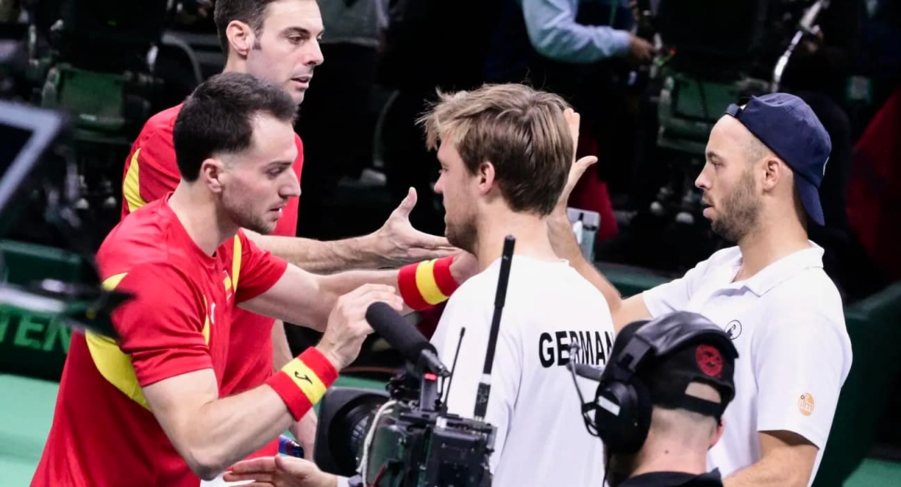 Spania câștigă semifinala de Cupa Davis cu Germania, scor 2-1, şi va juca finala, cu Italia
