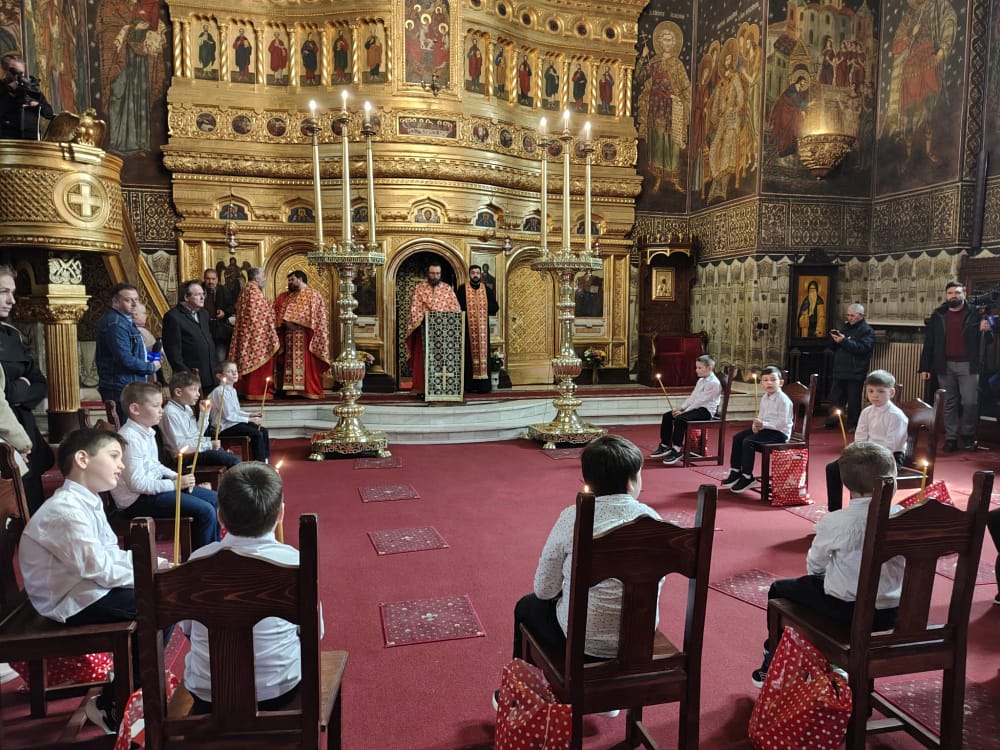 Ritualul spălarii picioarelor, la Catedrala Galați FOTO: C. Mazilu