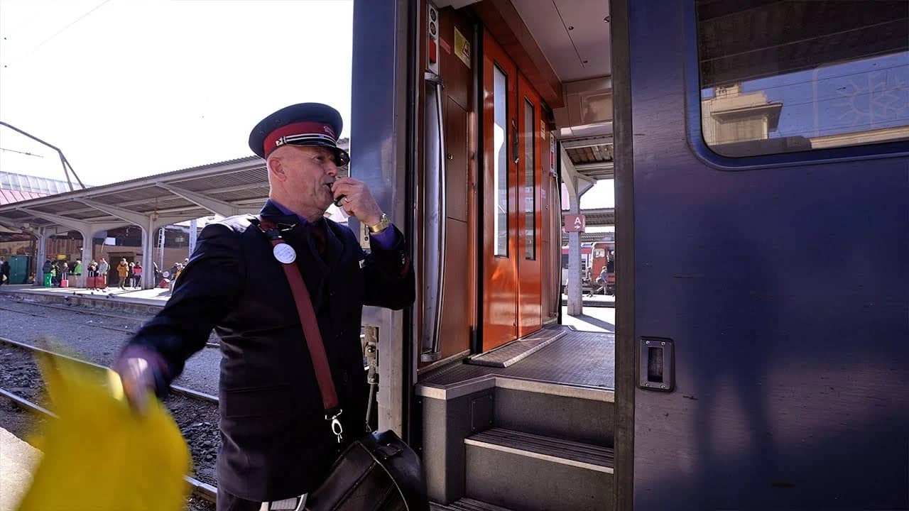 Trenul a plecat din Buşteni fătră naş şi o parte din călători. Foto arhivă
