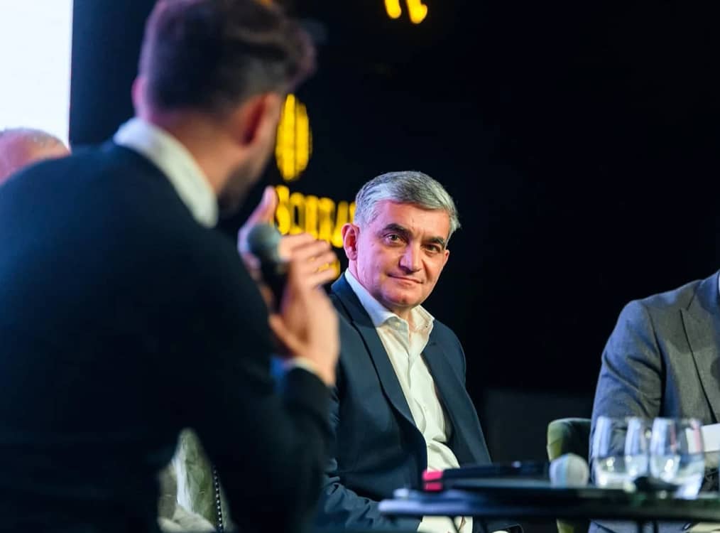 Primarul Vlad Oprea este acuzat pentru mai multe infracţiuni. FOTO: Facebook