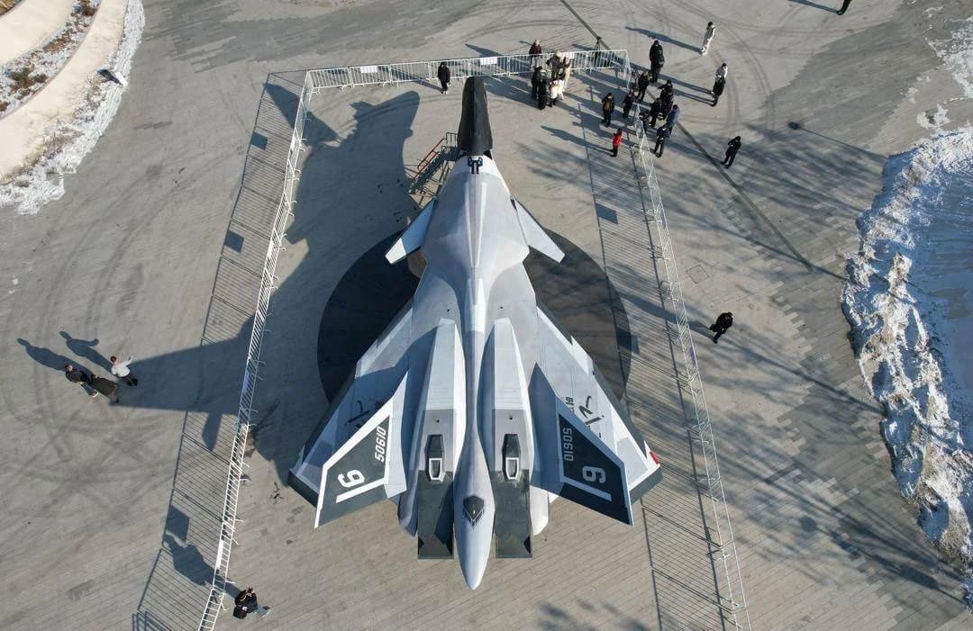 Împăratul alb, avionul hipersonic chinezesc/FOTO:X