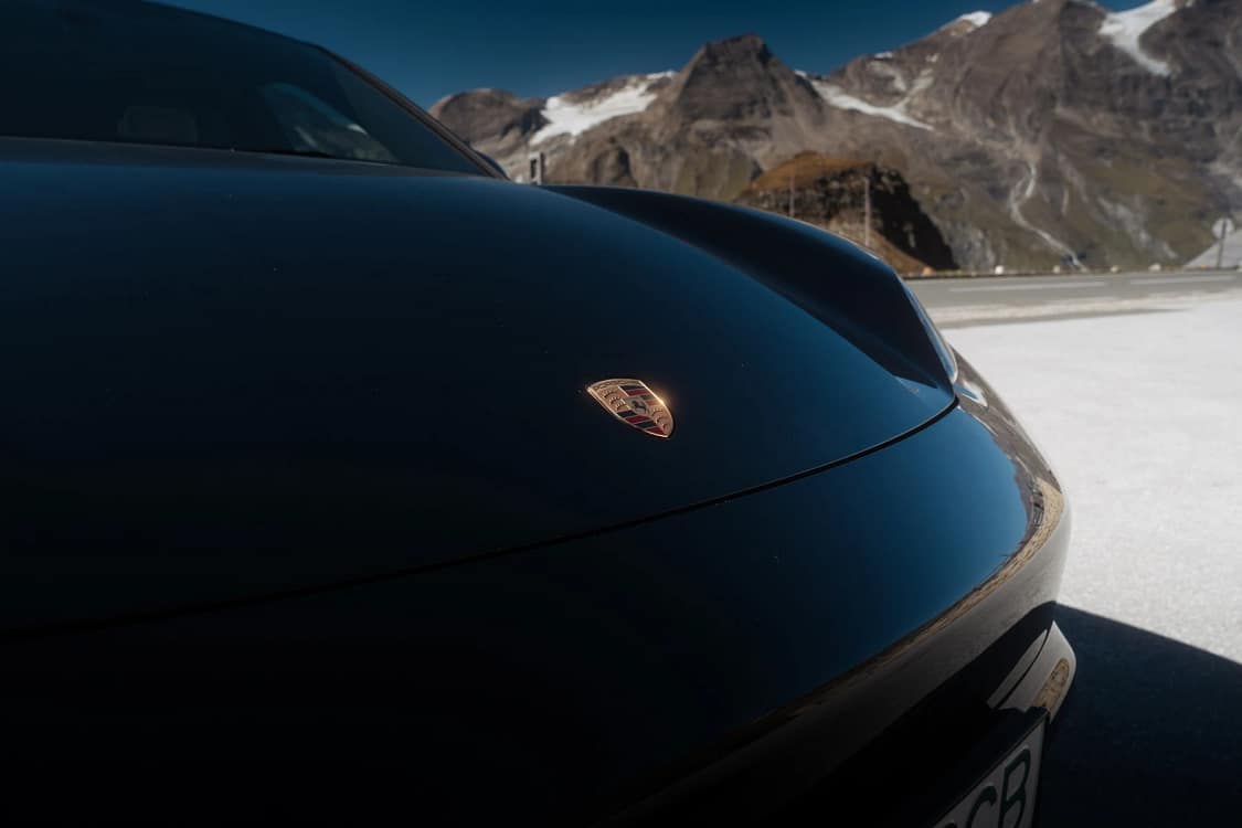 Sute de mașini Porsche din Rusia au încetat brusc să mai funcționeze FOTO: Eurocharge