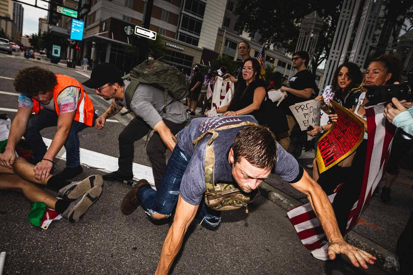 „Este clar, suntem în război”. Temeri pentru ce va urma în SUA după asasinarea activistului MAGA Charlie Kirk