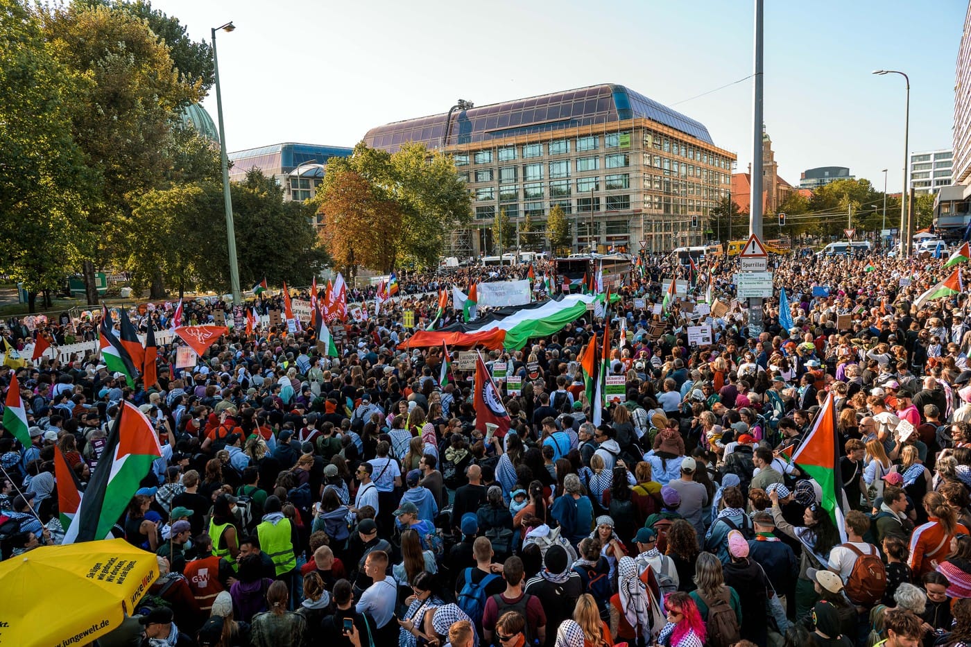 VIDEO Manifestație de amploare la Berlin în care s-a cerut oprirea genocidului din Gaza